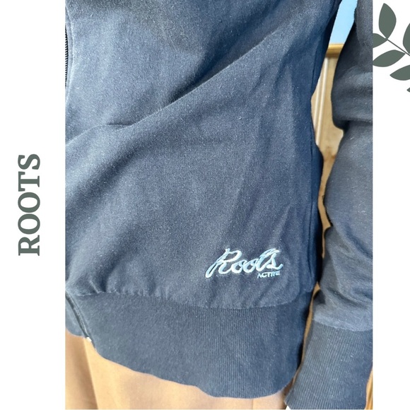 Roots Canada Women's Hoodie Black Full Zipper Front with Loned Contrast
Hood Med - Picture 6 of 7